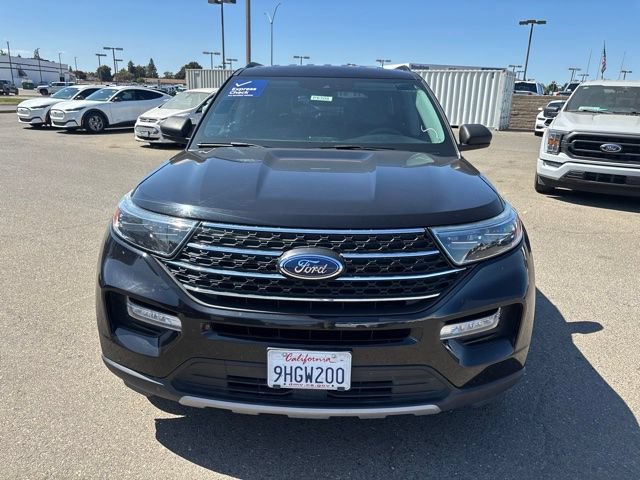 Used 2023 Ford Explorer XLT w/ Equipment Group 202A RWD image 3