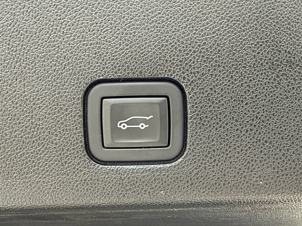 Certified 2025 Cadillac XT6 Premium Luxury FWD image 19