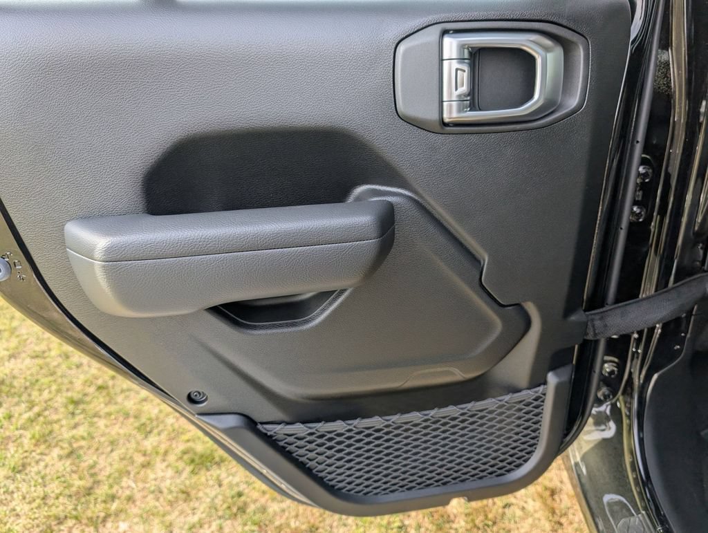 New 2026 Jeep Gladiator Sport AWD/4WD image 23