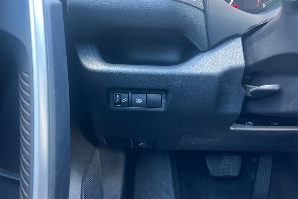 Certified 2025 Toyota RAV4 LE image 29