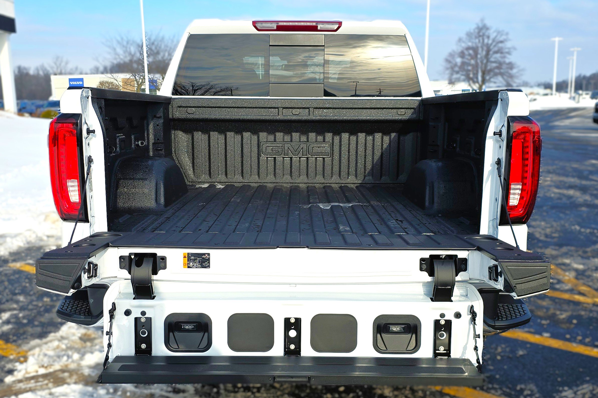 New 2026 GMC Sierra 1500 SLT w/ SLT Premium Plus Package image 8