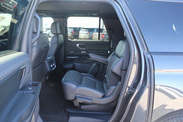 New 2025 Ford Expedition Max Platinum image 9