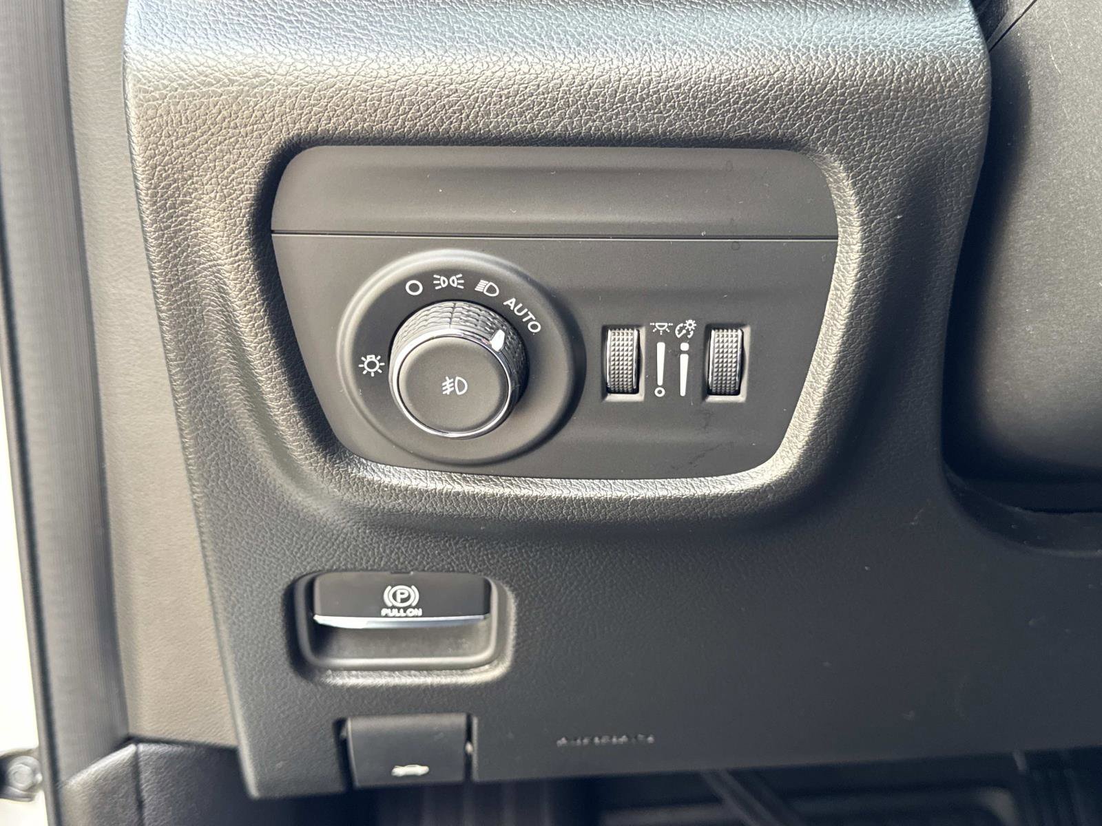 Used 2023 Jeep Grand Cherokee L Overland image 21