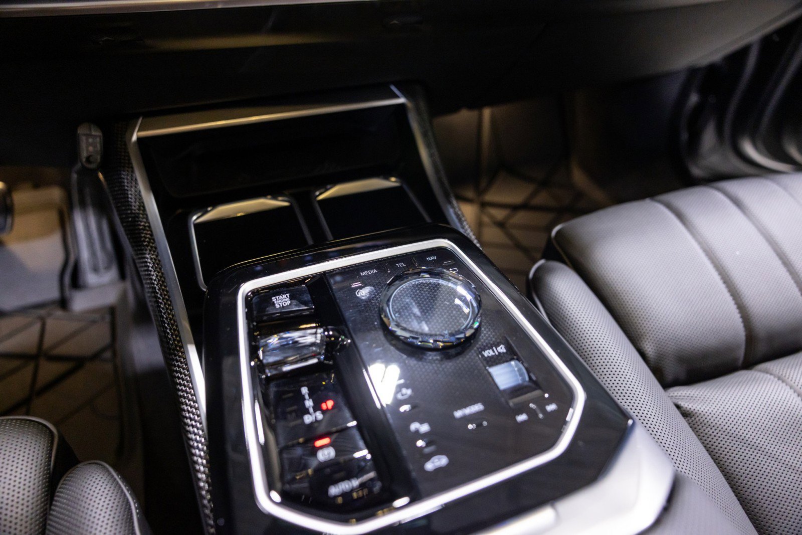 Used 2026 BMW 760i xDrive AWD/4WD image 48