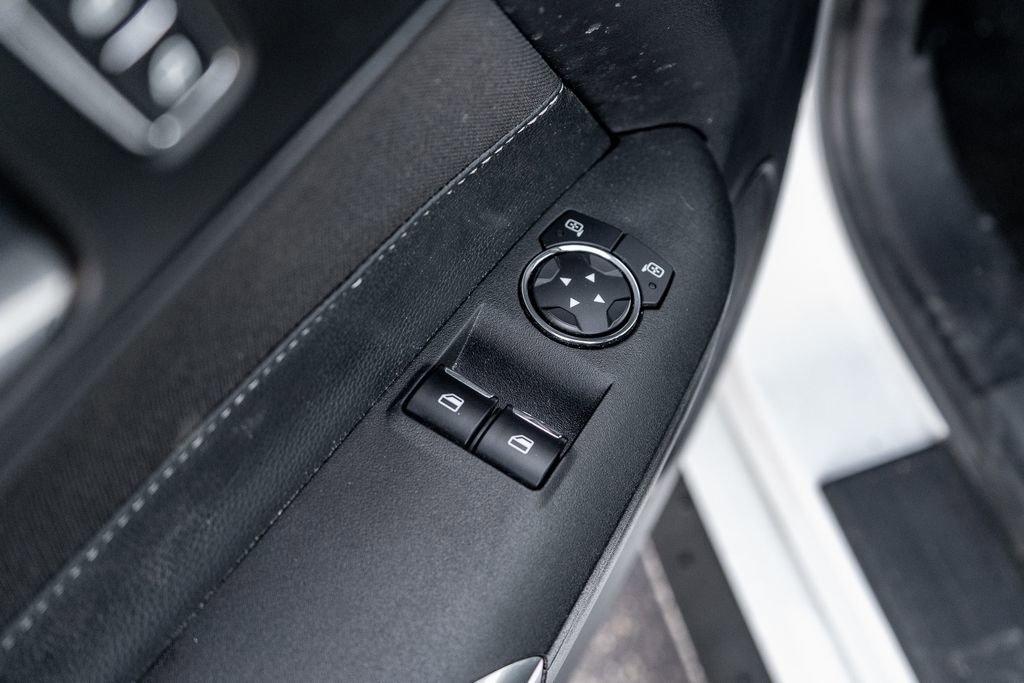 Used 2018 Ford Mustang EcoBoost image 17