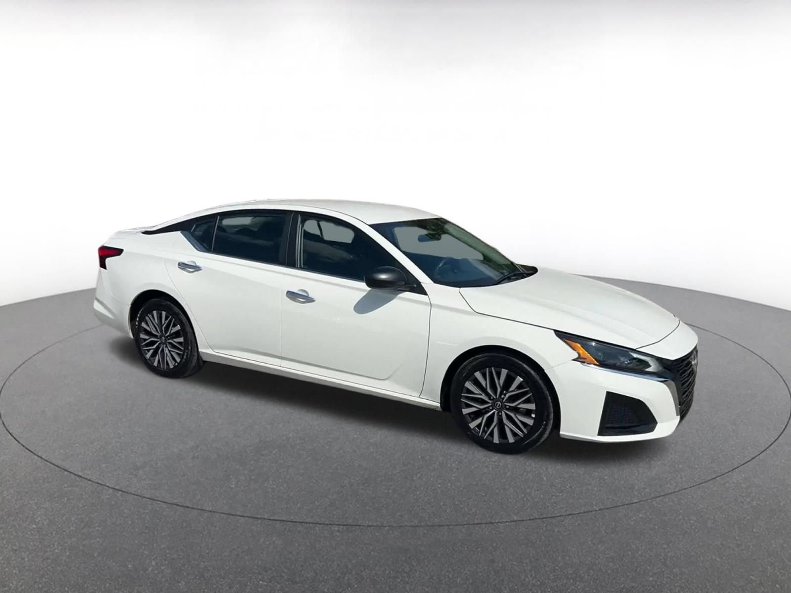 Used 2025 Nissan Altima 2.5 SV FWD video 2