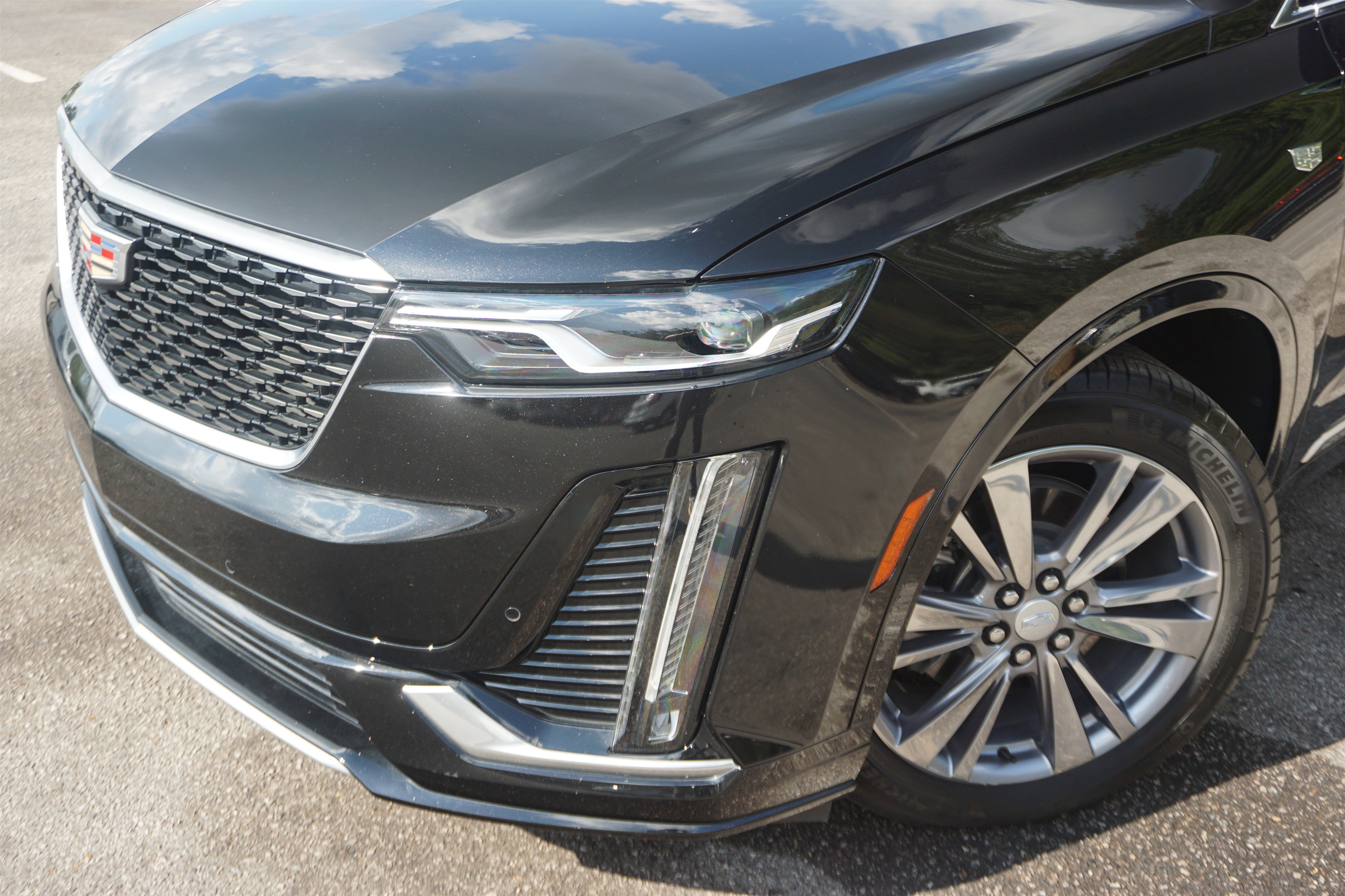 Used 2025 Cadillac XT6 Premium Luxury image 13