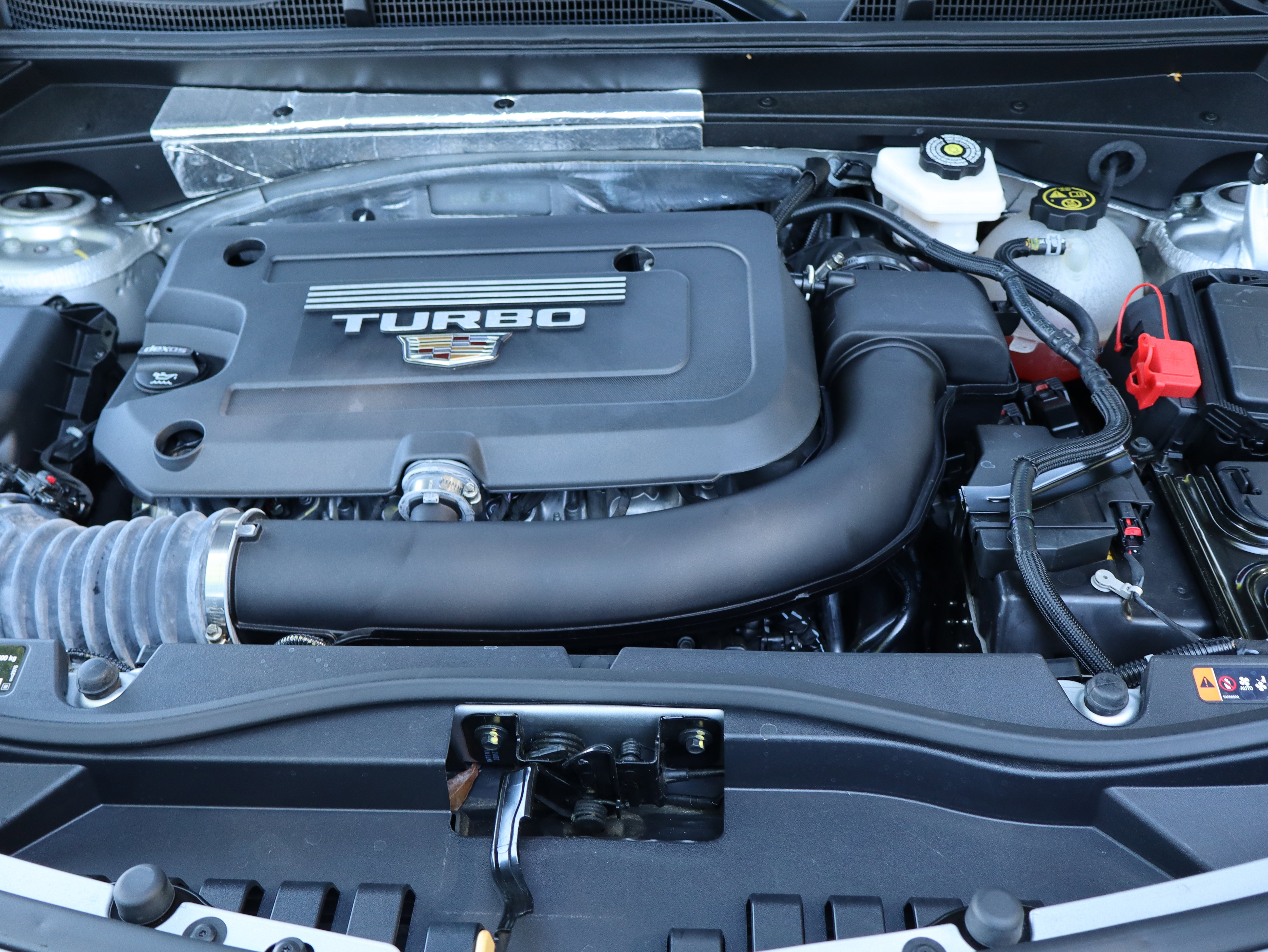 Used 2022 Cadillac XT4 Premium Luxury w/ Enhanced Visibility Package image 39