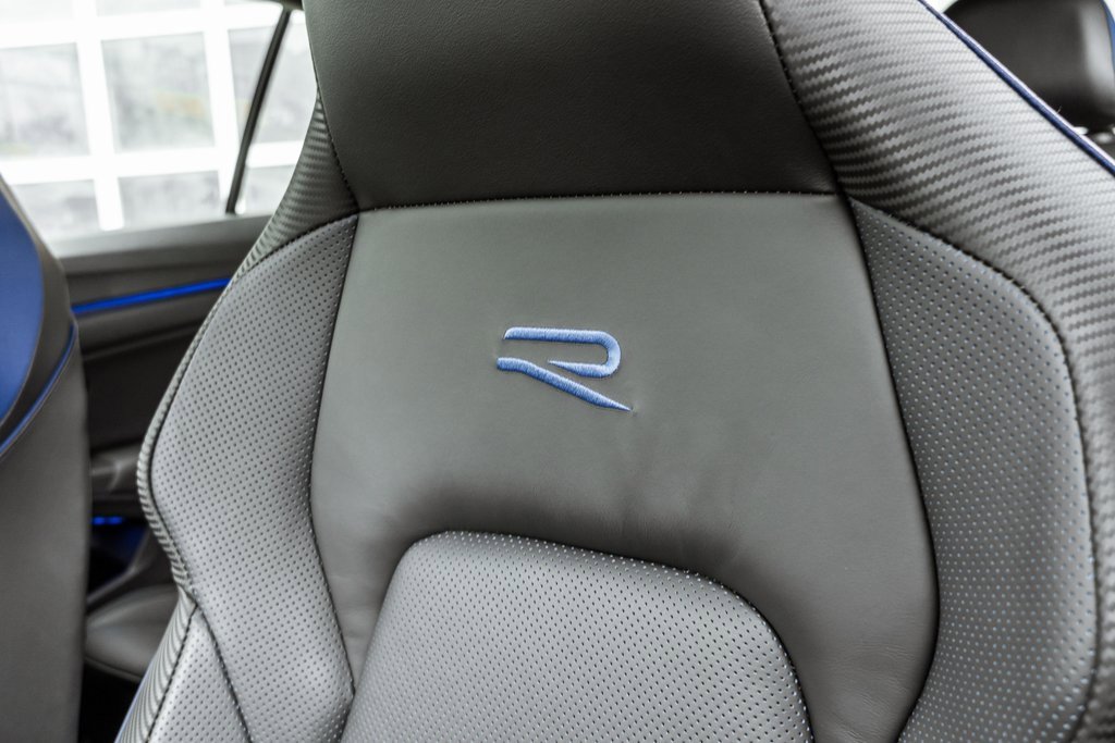 Used 2024 Volkswagen Golf R 2.0T image 8