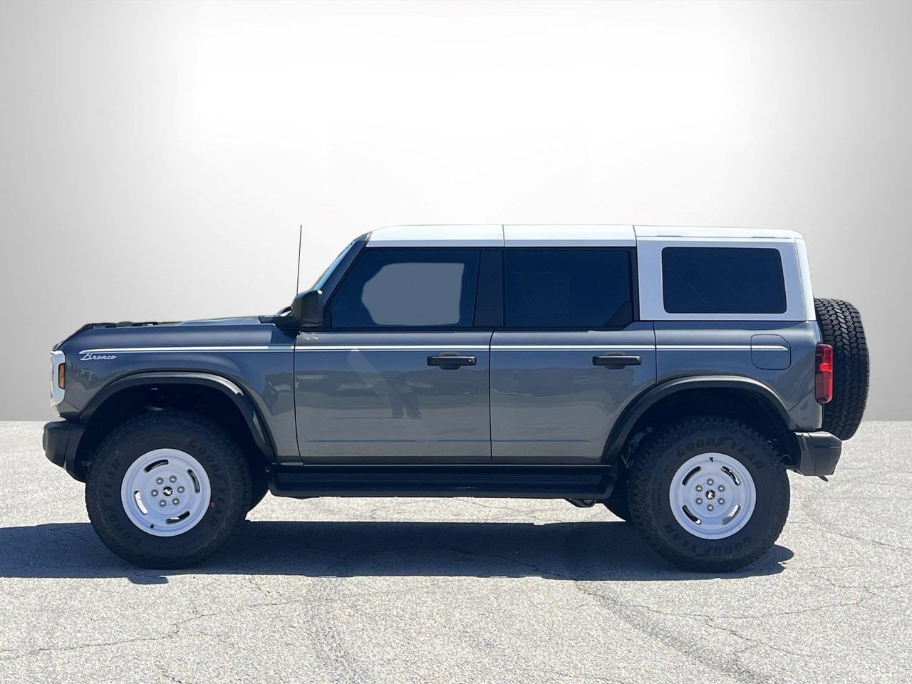 New 2026 Ford Bronco Heritage Edition image 21