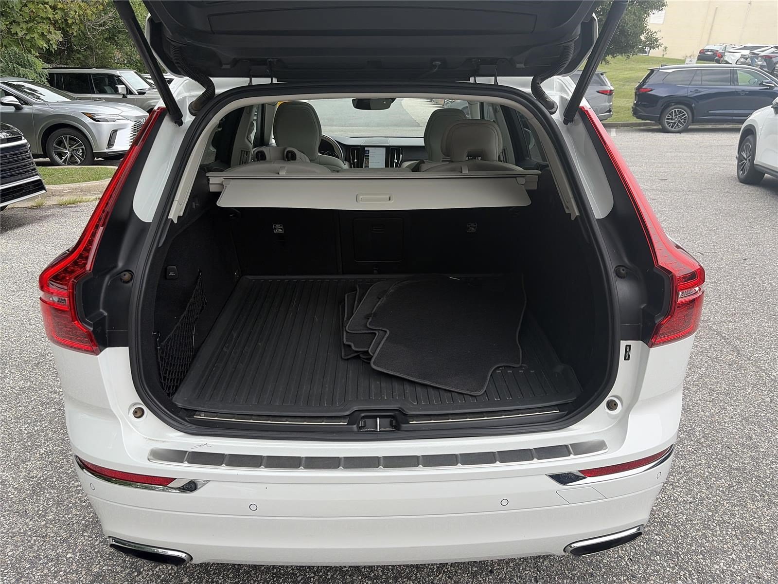Used 2020 Volvo XC60 T6 Inscription AWD/4WD image 14