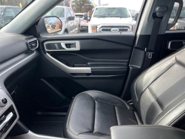 Certified 2022 Ford Explorer XLT w/ Equipment Group 202A AWD/4WD image 21