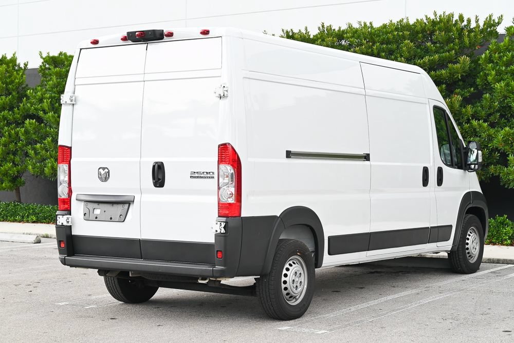 Used 2024 RAM ProMaster 2500 w/ Convenience Group FWD image 4