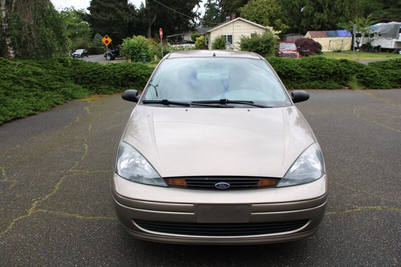 Used 2003 Ford Focus LX FWD image 8