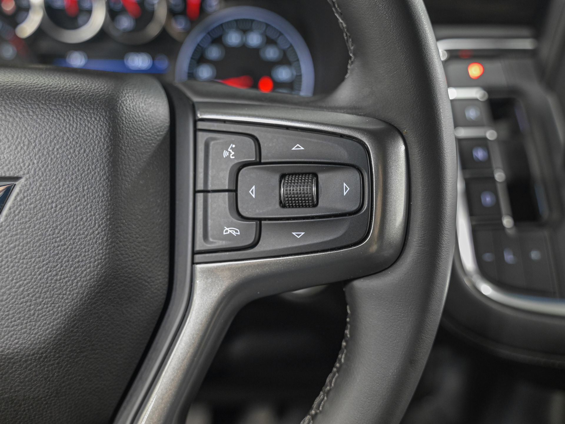 Used 2023 Chevrolet Suburban LS image 20