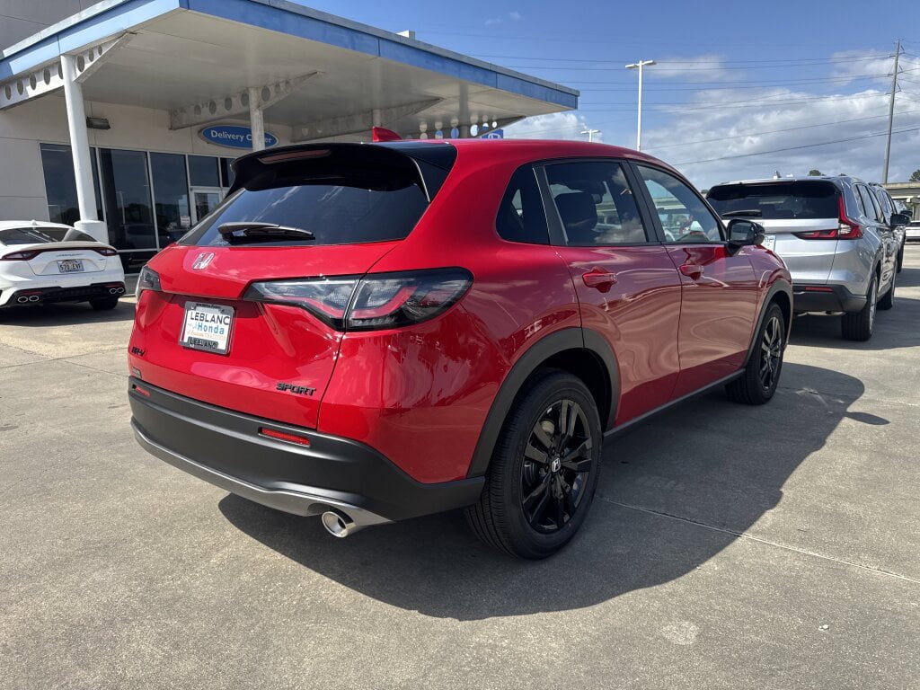 New 2026 Honda HR-V Sport image 3