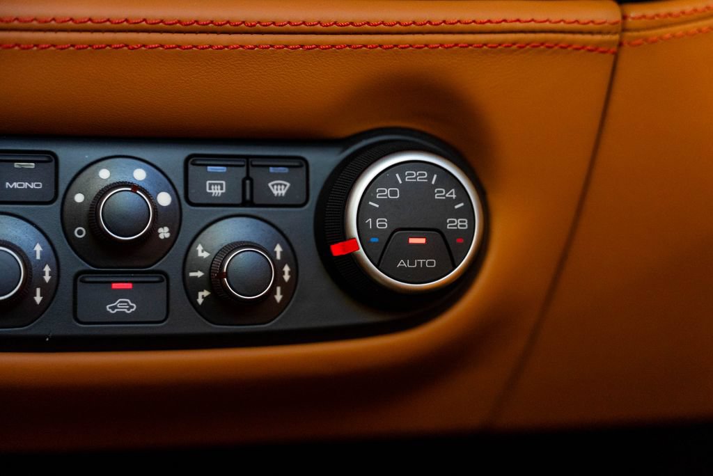Used 2018 Ferrari 488 Spider RWD image 74