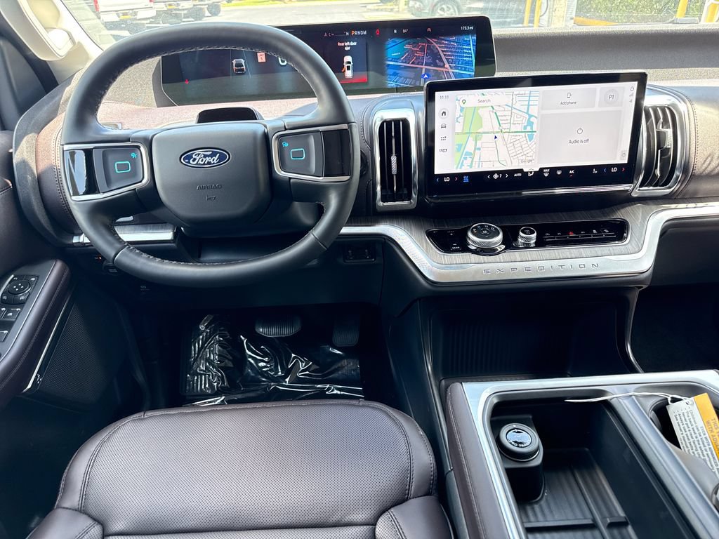 New 2026 Ford Expedition Platinum w/ Platinum Ultimate Package AWD/4WD image 5