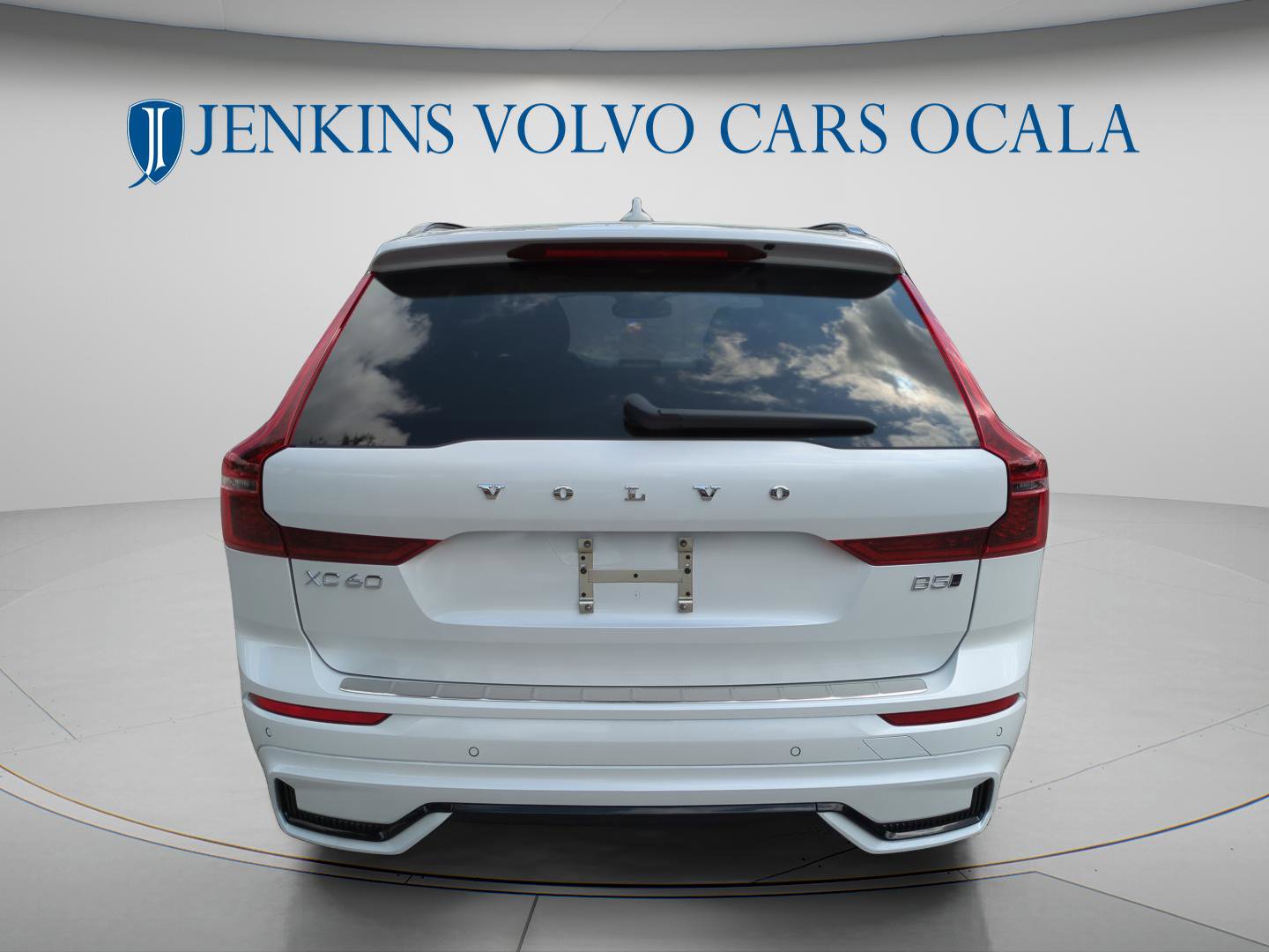 New 2026 Volvo XC60 B5 Ultra w/ Protection Package Premier image 4