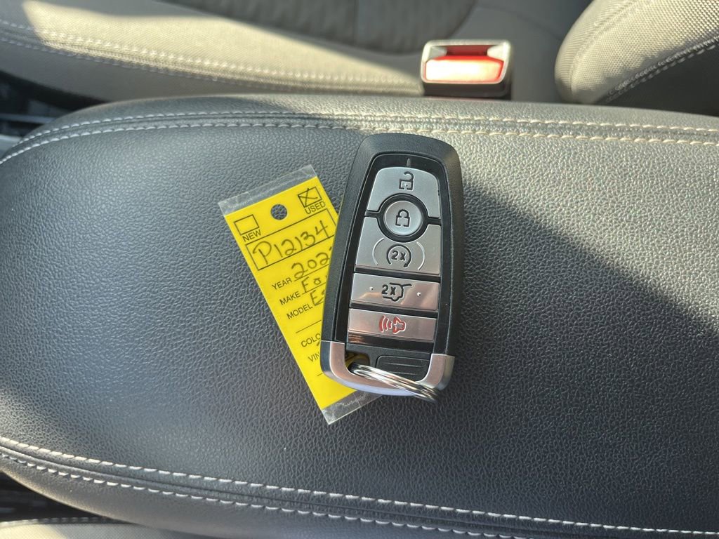 Used 2022 Ford Escape SE w/ SE Sport Appearance Package image 20