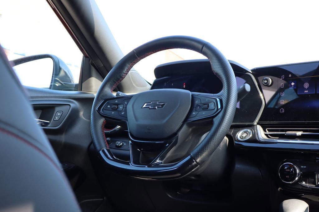 Used 2024 Chevrolet Trax RS w/ Driver Confidence Package image 39