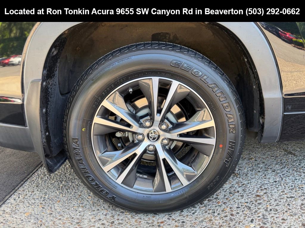 Used 2016 Toyota Highlander XLE AWD/4WD image 10