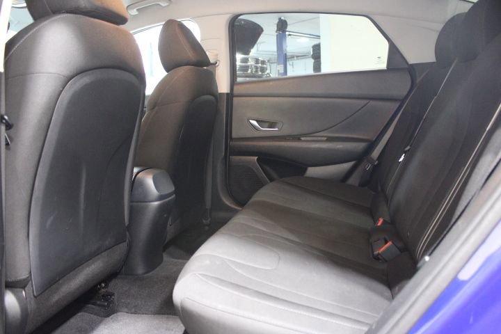 Used 2023 Hyundai Elantra SEL image 17