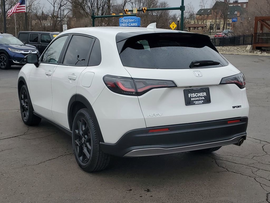 Used 2024 Honda HR-V Sport image 4