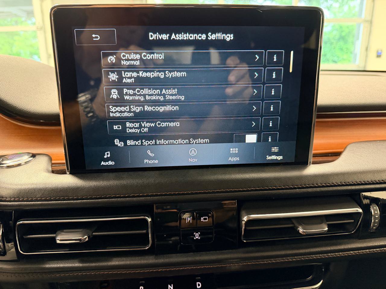 Used 2020 Lincoln Aviator Reserve w/ Equipment Group 201A RWD image 50