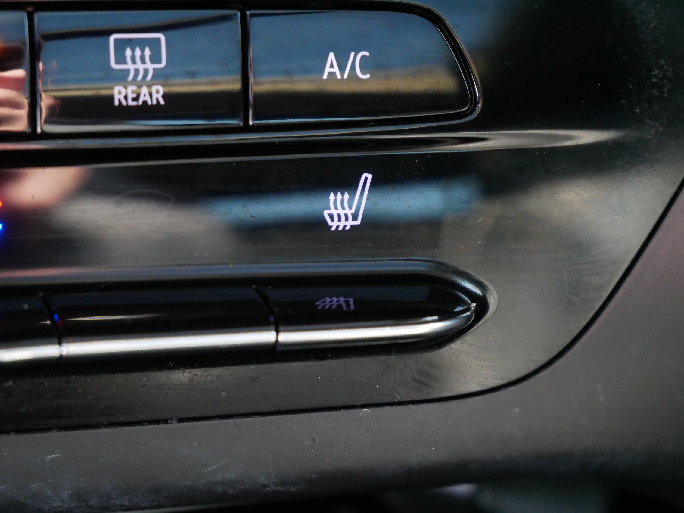 Used 2021 Buick Envision Essence w/ Technology Package I image 31