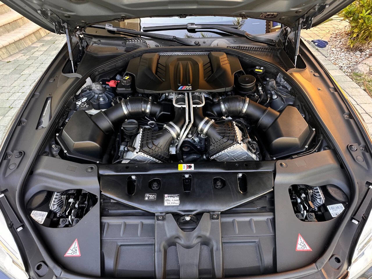 Used 2016 BMW M6 Coupe image 9