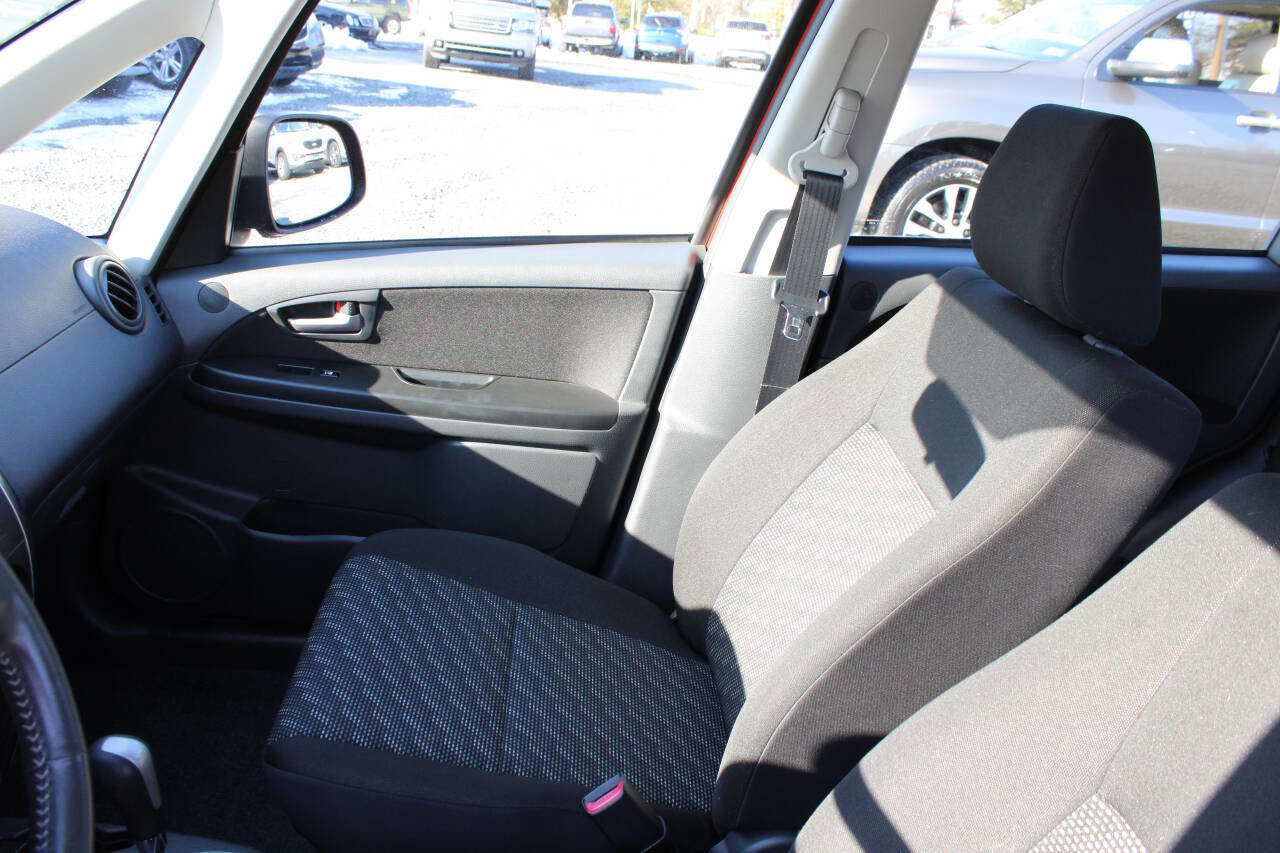 Used 2008 Suzuki SX4 AWD Hatchback w/ Touring Pkg image 14