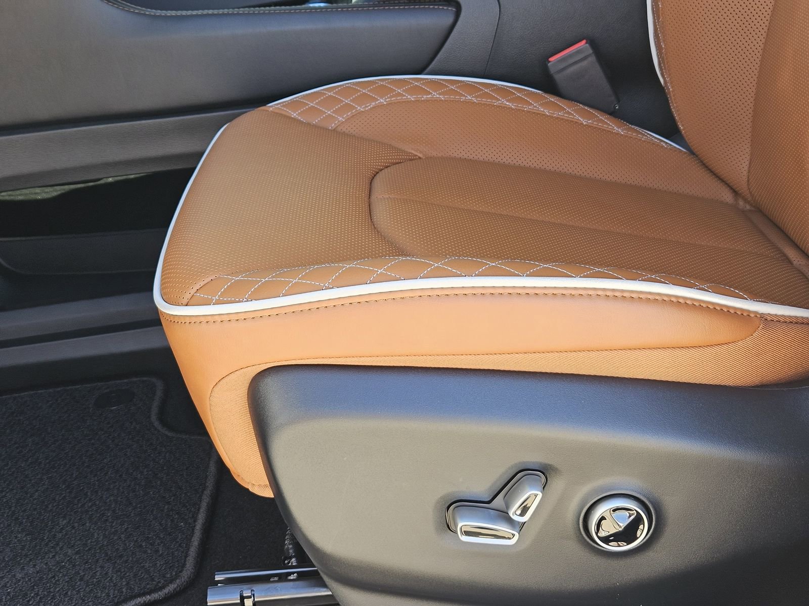 New 2026 Chrysler Pacifica Pinnacle FWD image 25