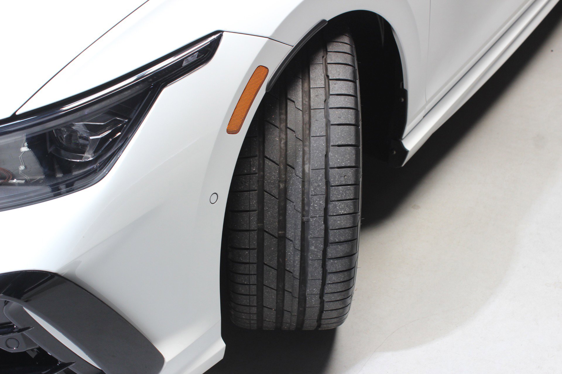 Used 2025 Volkswagen Golf R Black Edition w/ Euro Stye Package image 28