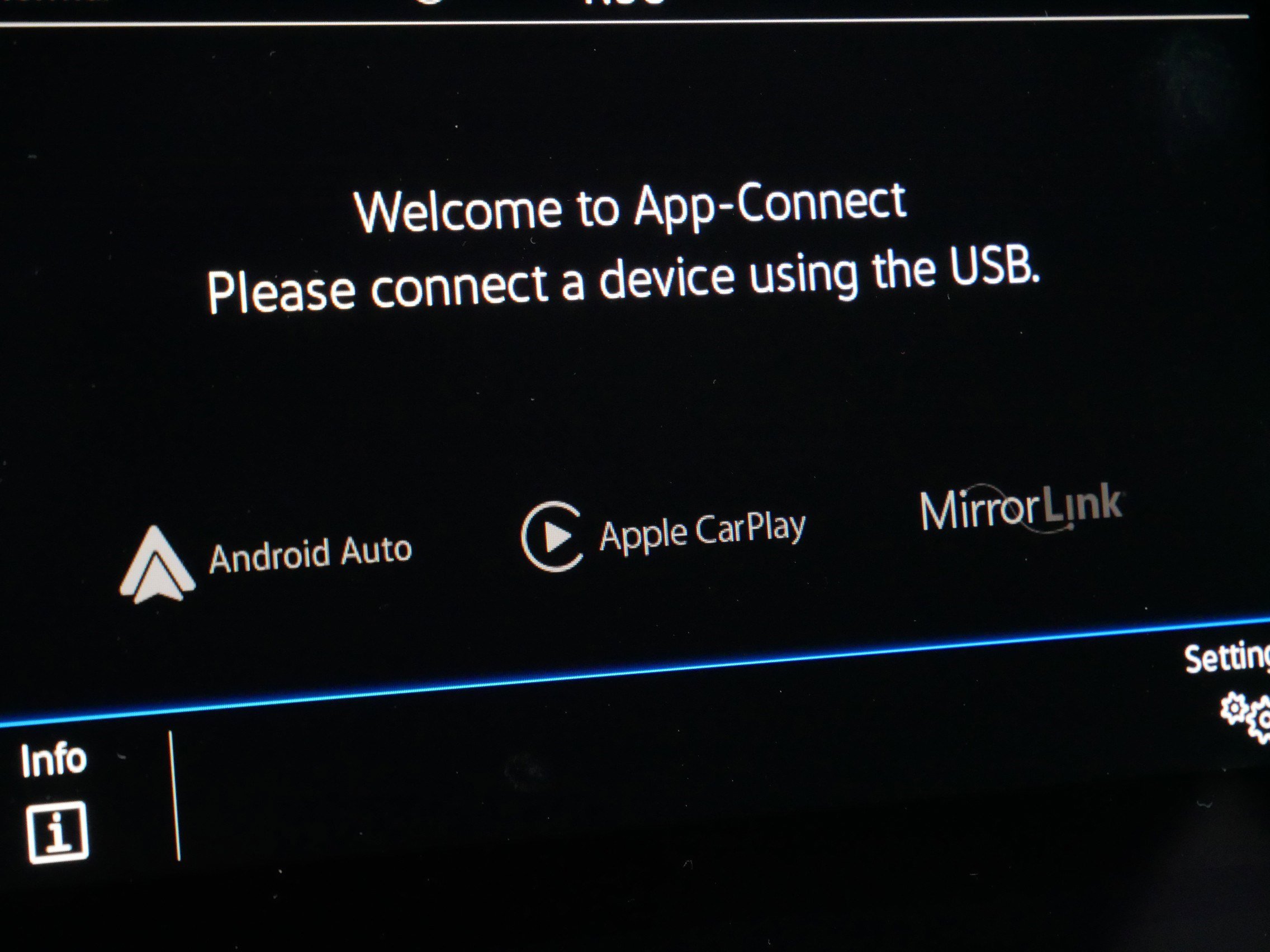 Certified 2022 Volkswagen Tiguan SE image 31