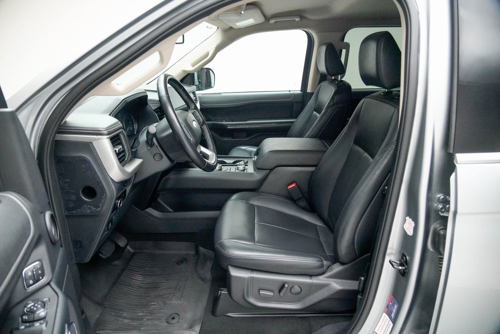 Used 2024 Ford Expedition Max XLT image 23