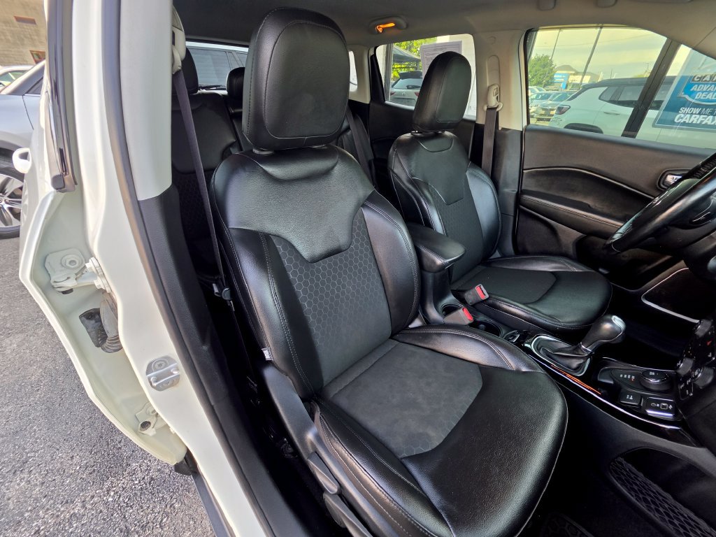 Used 2021 Jeep Compass Latitude AWD/4WD image 2