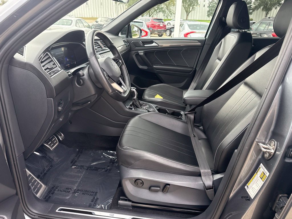 Used 2024 Volkswagen Tiguan SE R-Line AWD/4WD image 7