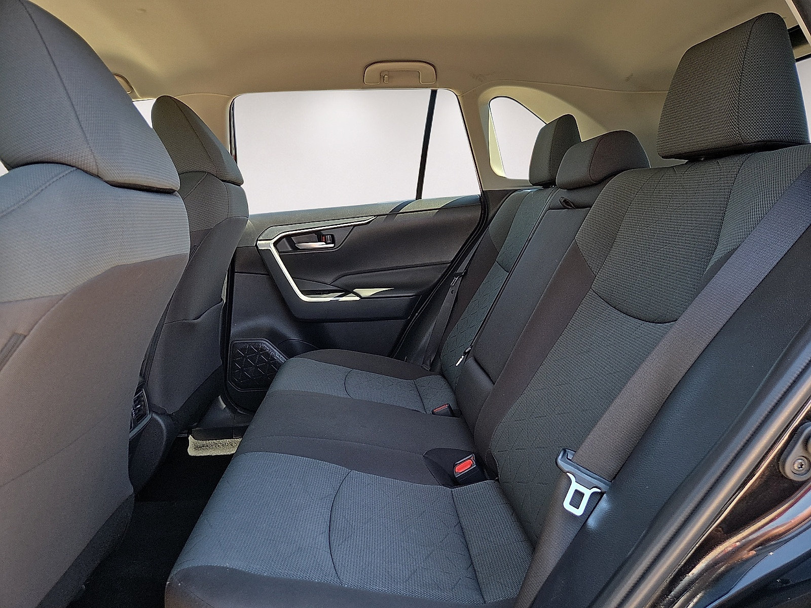 Used 2025 Toyota RAV4 XLE AWD/4WD image 10