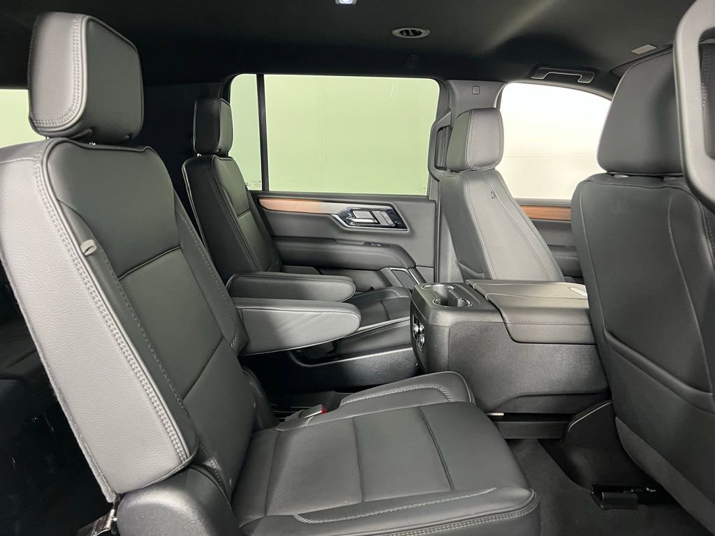 Used 2025 GMC Yukon XL Denali image 33