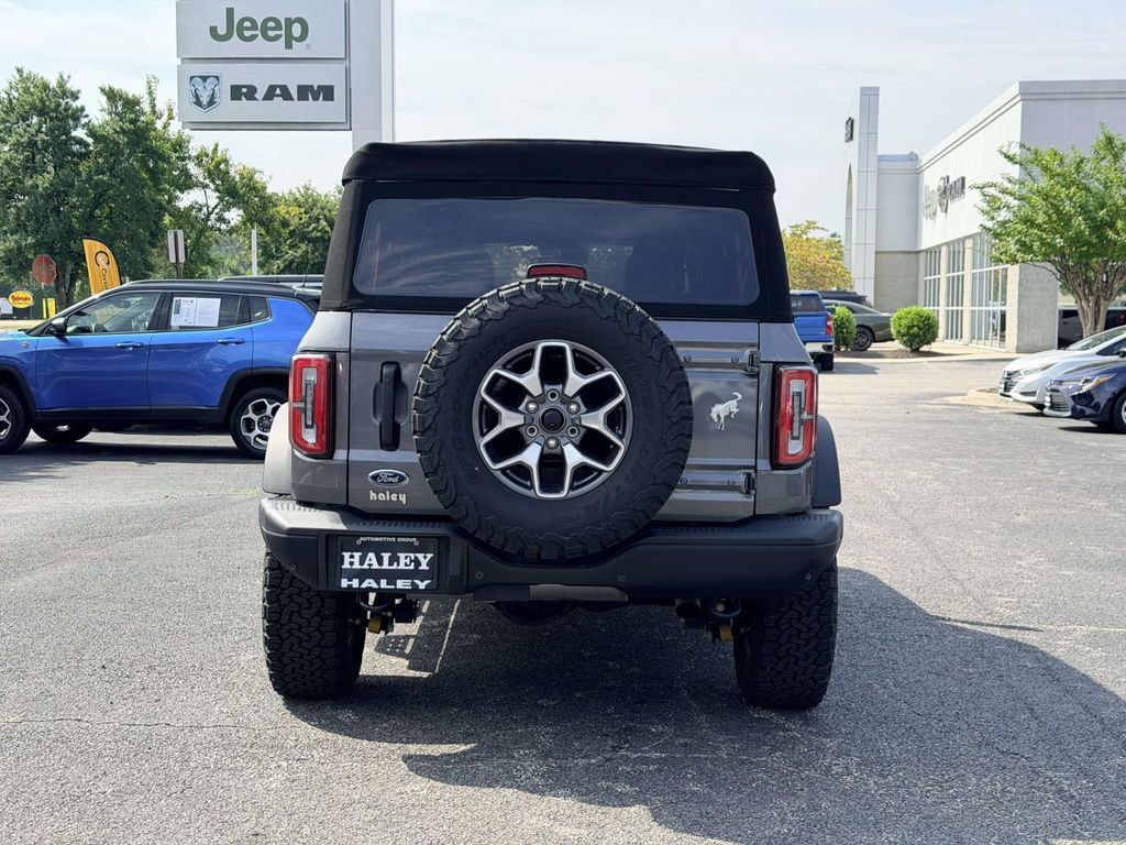 Used 2024 Ford Bronco Badlands AWD/4WD image 3