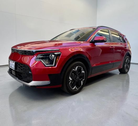 Used 2023 Kia Niro Wind w/ Wind Preserve Package FWD image 1
