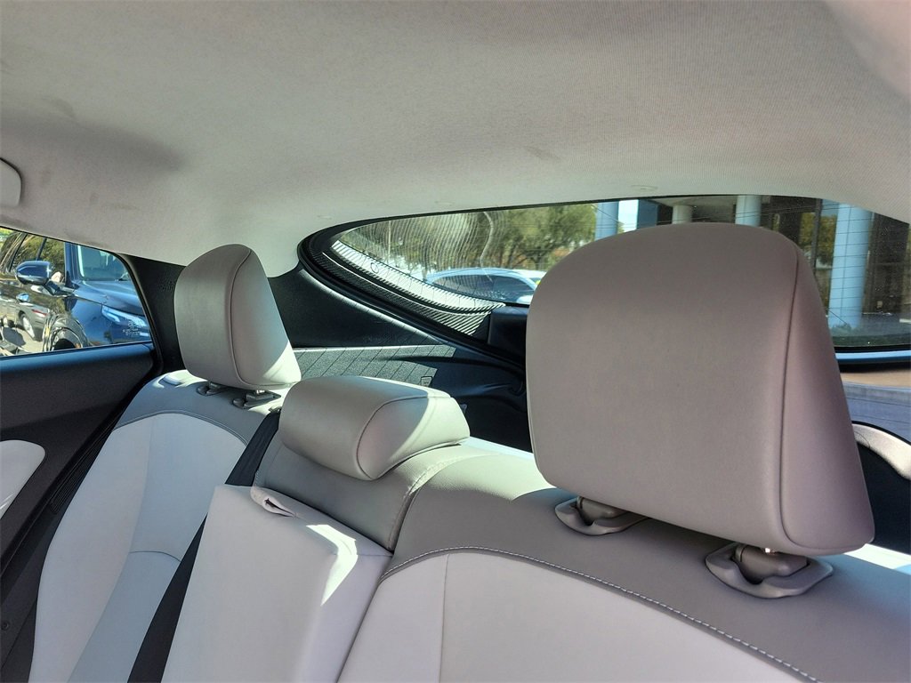 Used 2022 Toyota Prius Prime Limited image 14