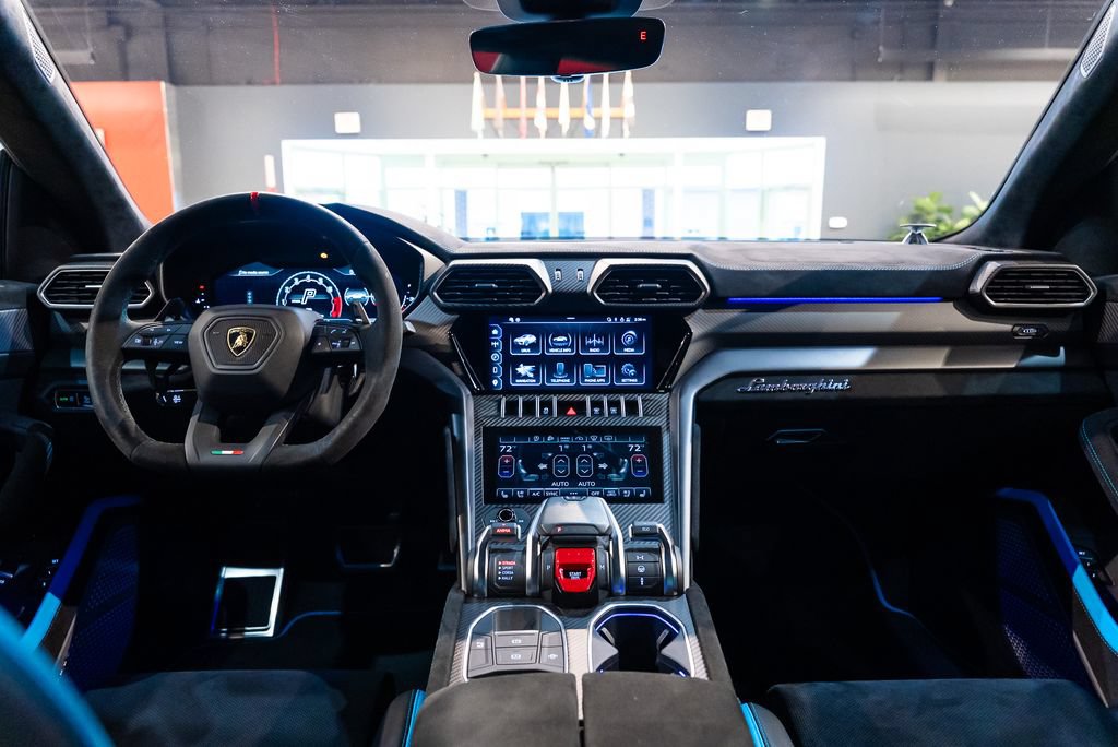 Used 2024 Lamborghini Urus Performante AWD/4WD image 45