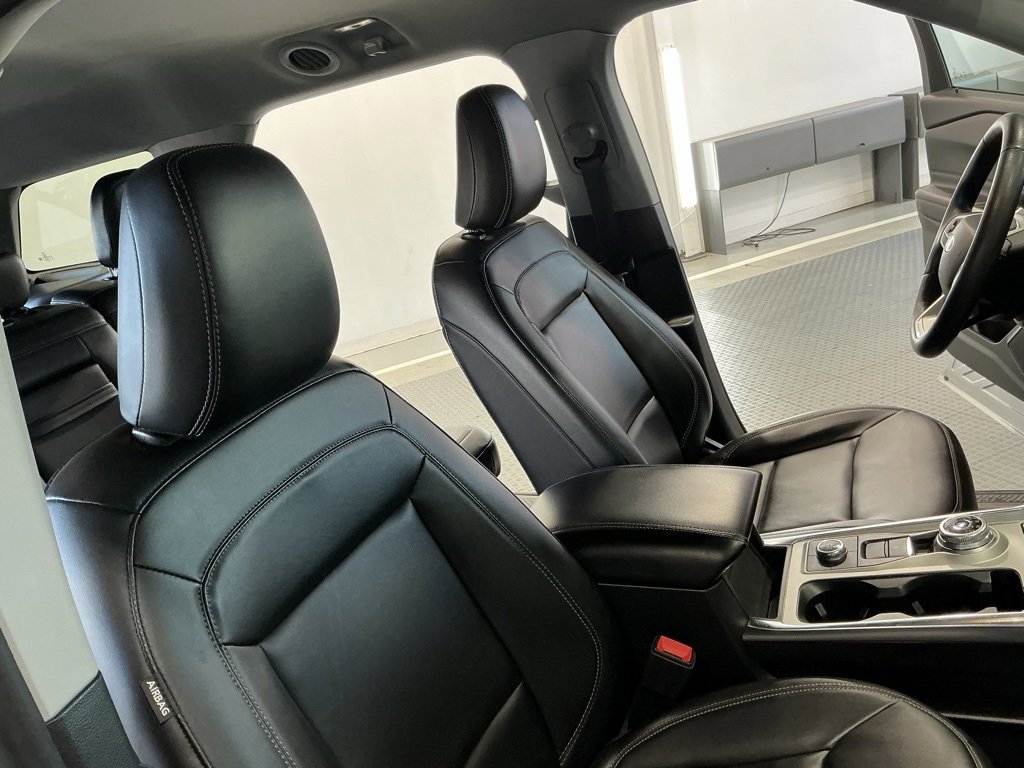 Used 2023 Ford Explorer XLT w/ Equipment Group 202A image 27