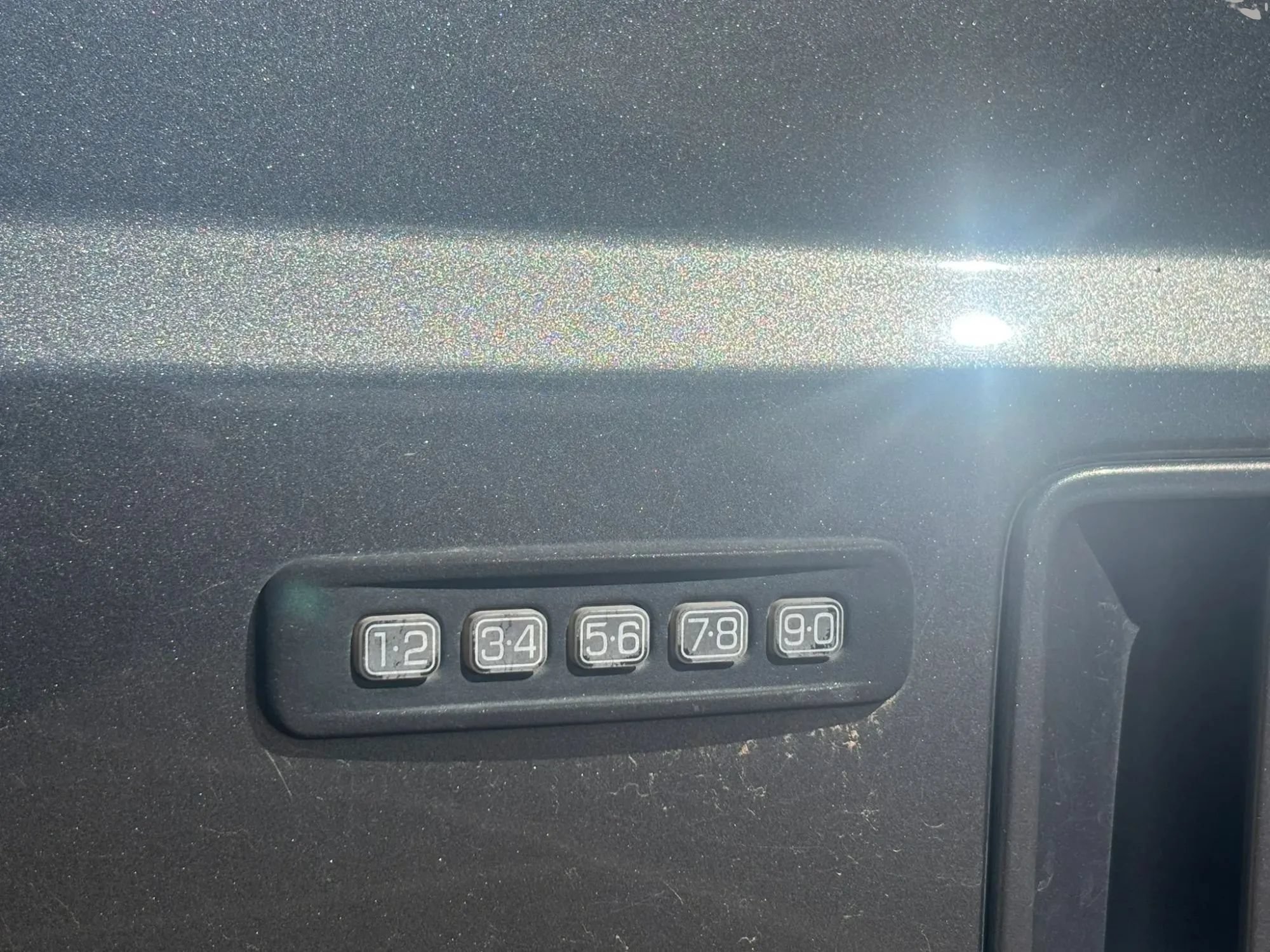 Used 2010 Ford F250 Lariat AWD/4WD image 8