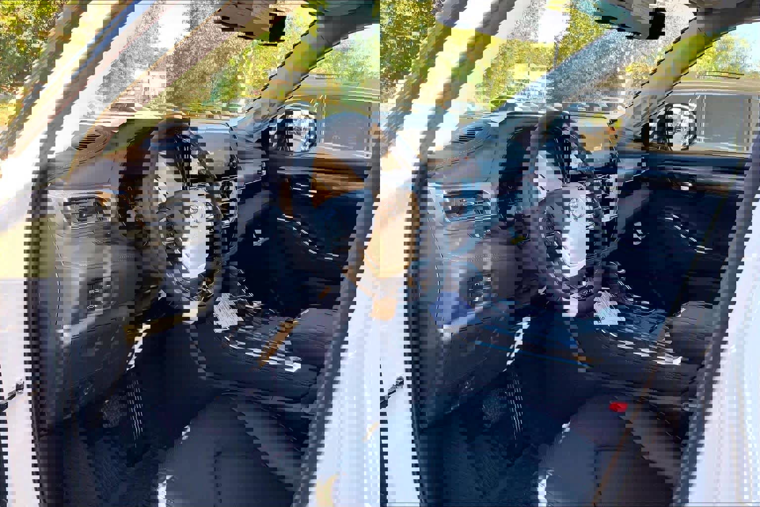 New 2026 Toyota Highlander Platinum image 8