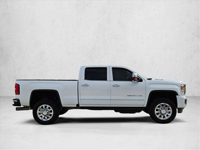 Used 2019 GMC Sierra 2500 Denali w/ Duramax Plus Package AWD/4WD image 4