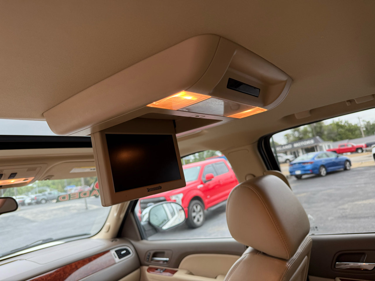 Used 2013 Chevrolet Tahoe LTZ image 14