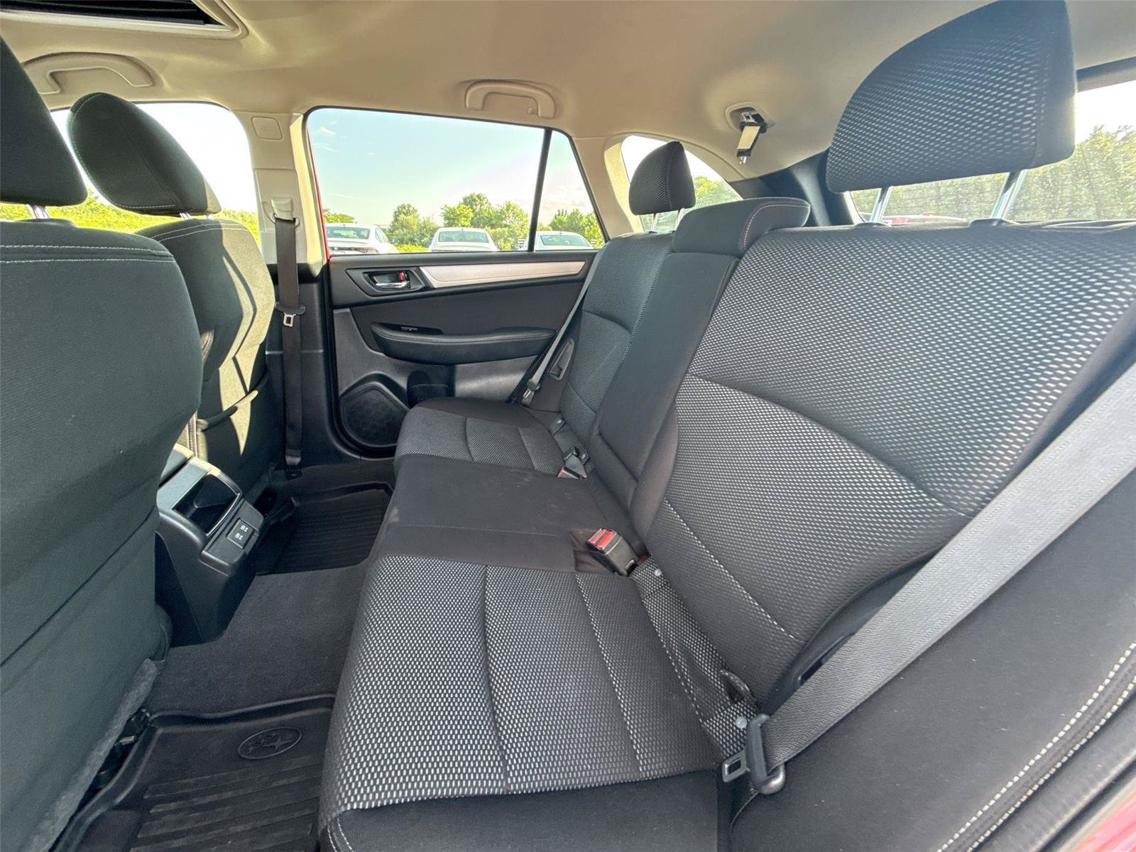 Used 2019 Subaru Outback 2.5i Premium AWD/4WD image 16
